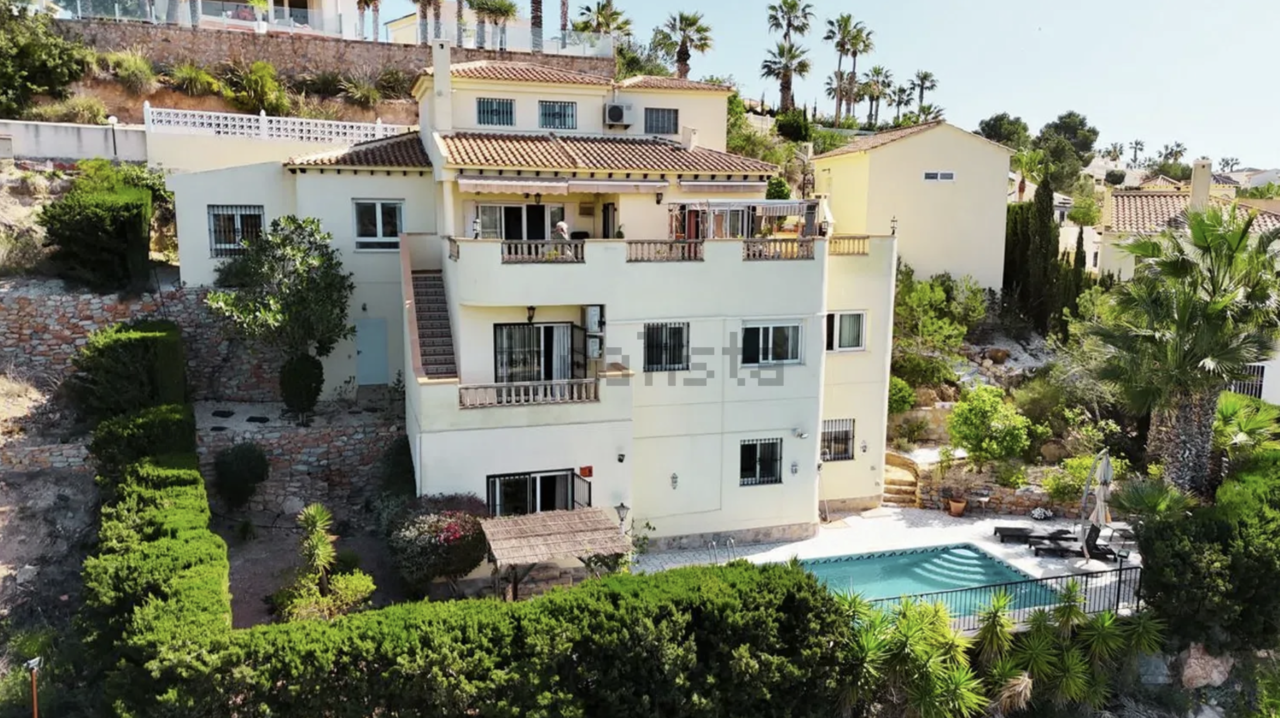 Screenshot_2025-05-09_at_09.45.15_xlarge.png Villa for sale in Villamartin