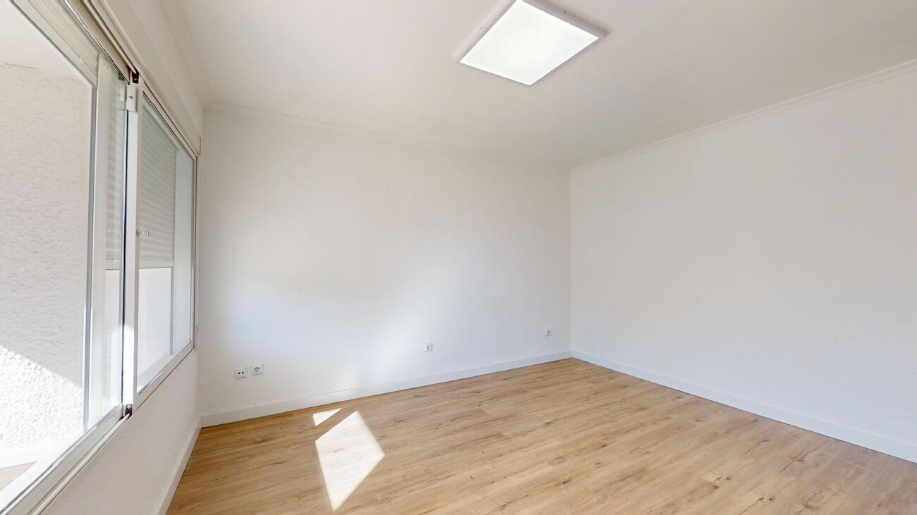 1300