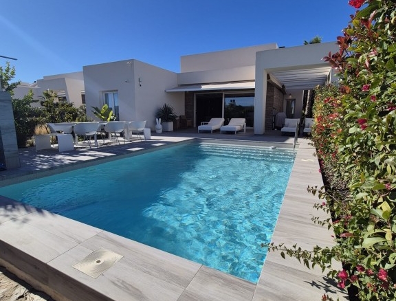 Villa for sale in La Finca Golf Resort