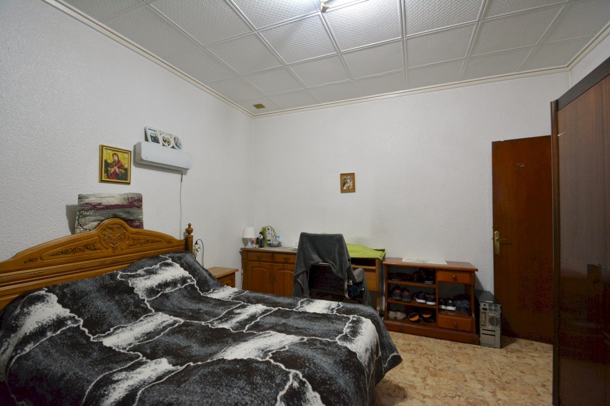 o_1hq2vt2851o2g4001f22oi4c9k2n Town House in Guardamar del Segura, Alicante