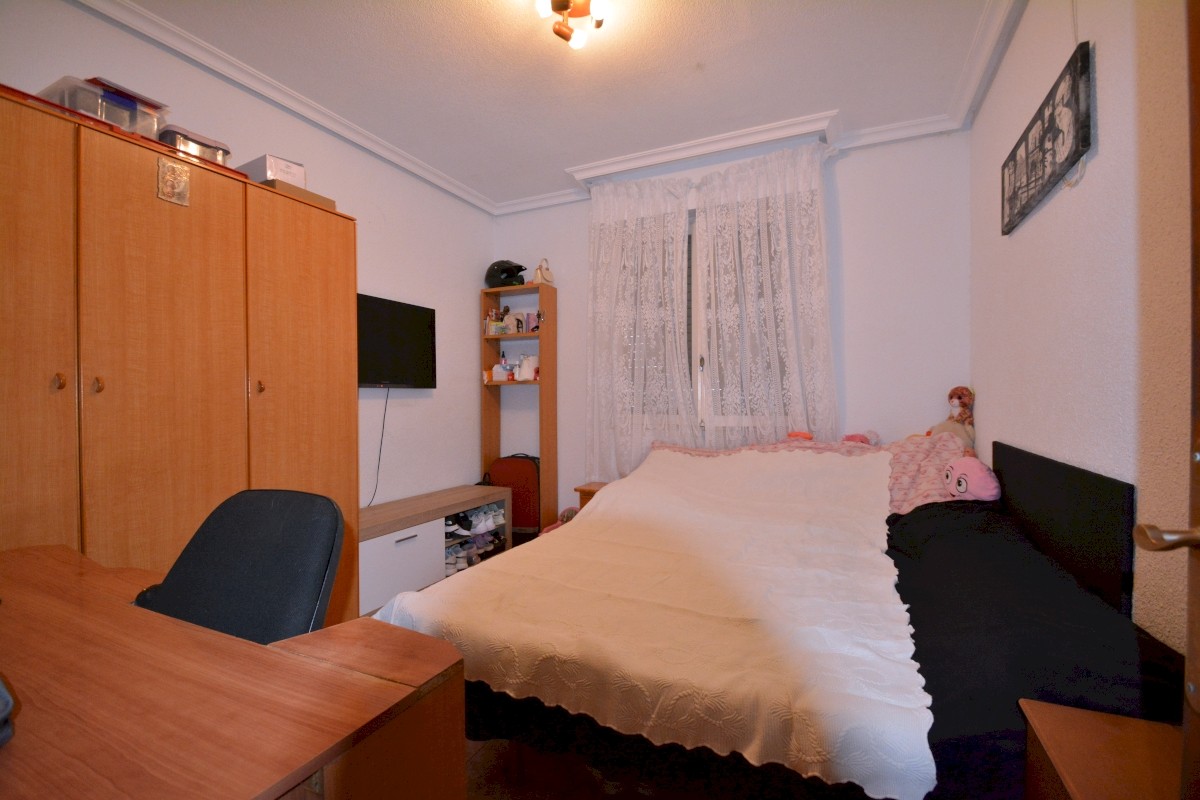 o_1hq2vt2858ef1tif132e1v3po1u2i Town House in Guardamar del Segura, Alicante