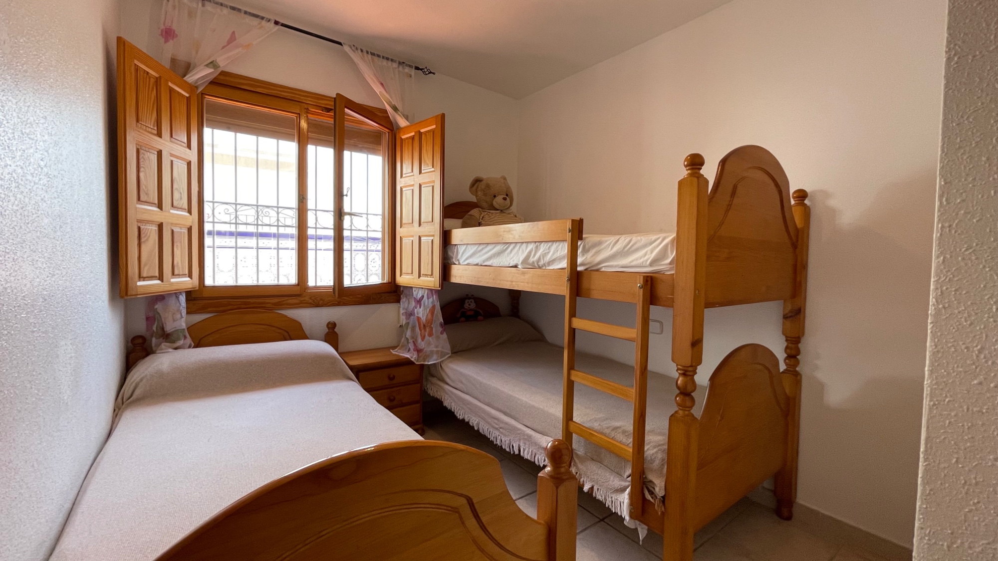 o_1iu3n55fb1mm21dot1av91nqd10593b Town House in Torre de La Horadada, Alicante