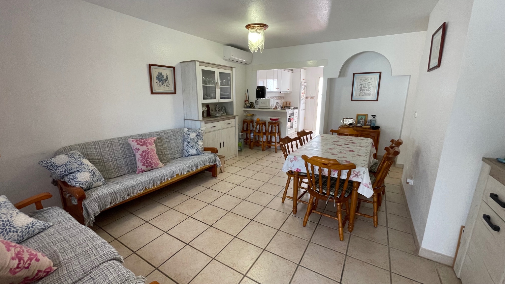 o_1iu3n55fbfq1nbh15mvfb91qt42n Town House in Torre de La Horadada, Alicante