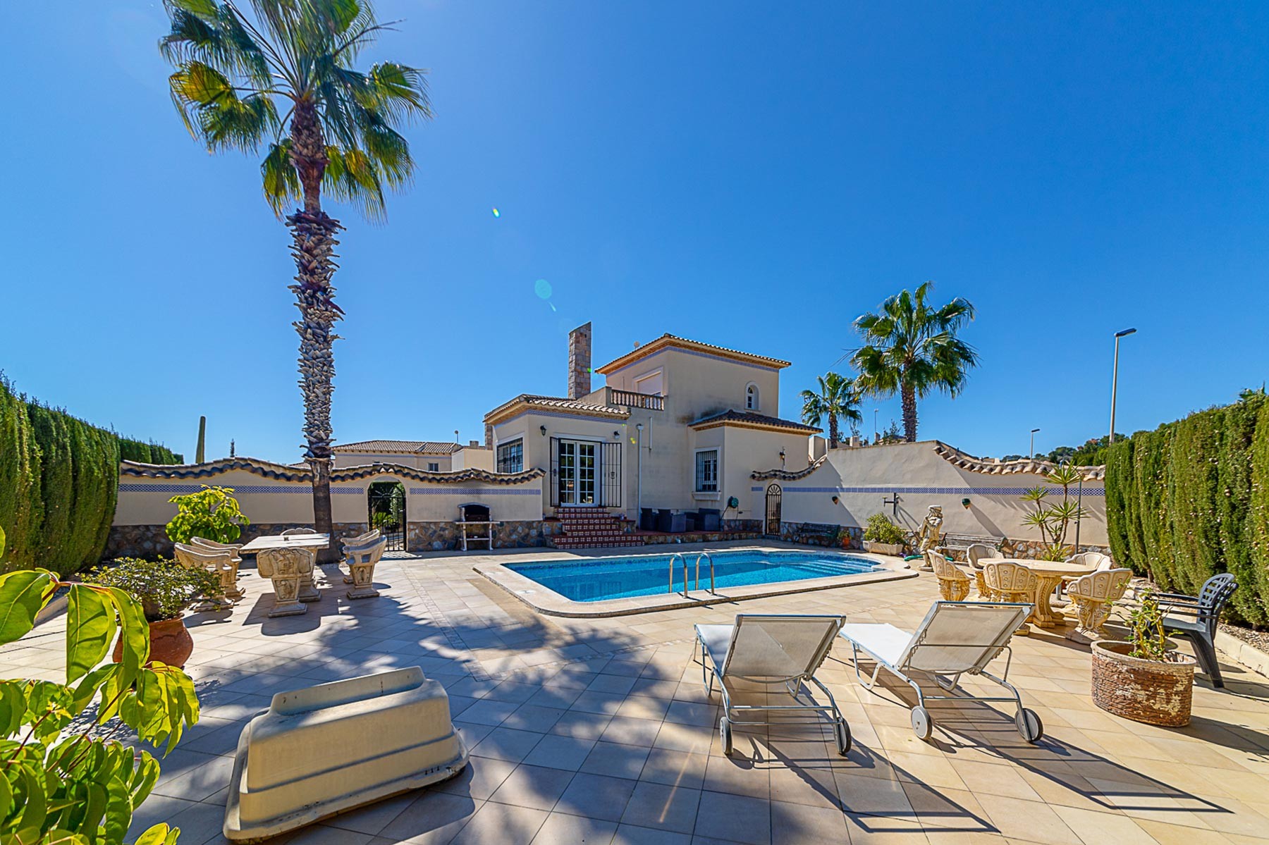 o_1j6fcnldmkrd1g2uq5tcg51jcq2n Villa in Orihuela Costa, Alicante