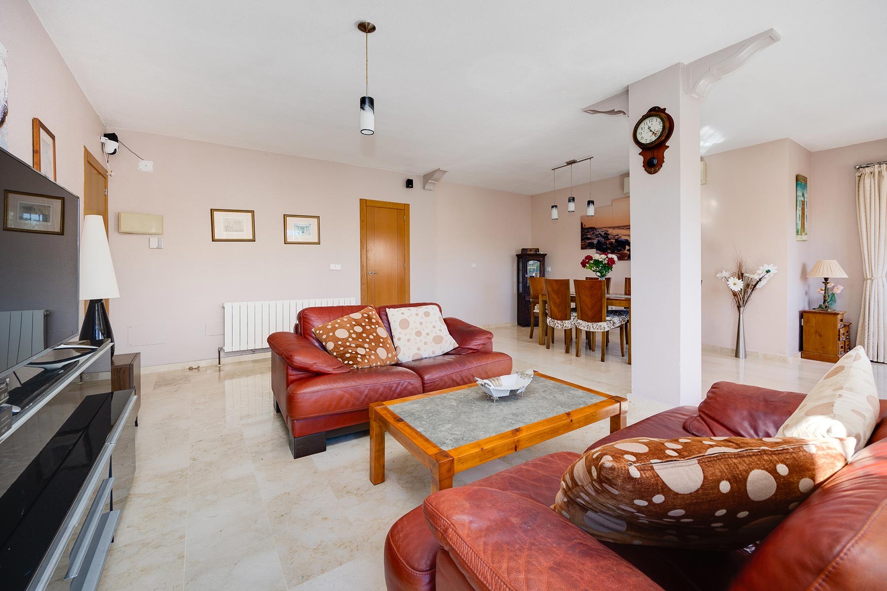 o_1j6fcnldn1fn91m46f331mu537m36 Villa in Orihuela Costa, Alicante
