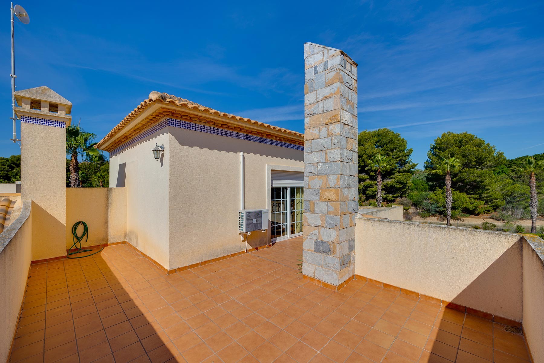 o_1j6fcnldn1spl1hrm1uc6n1vl2g3j Villa in Orihuela Costa, Alicante