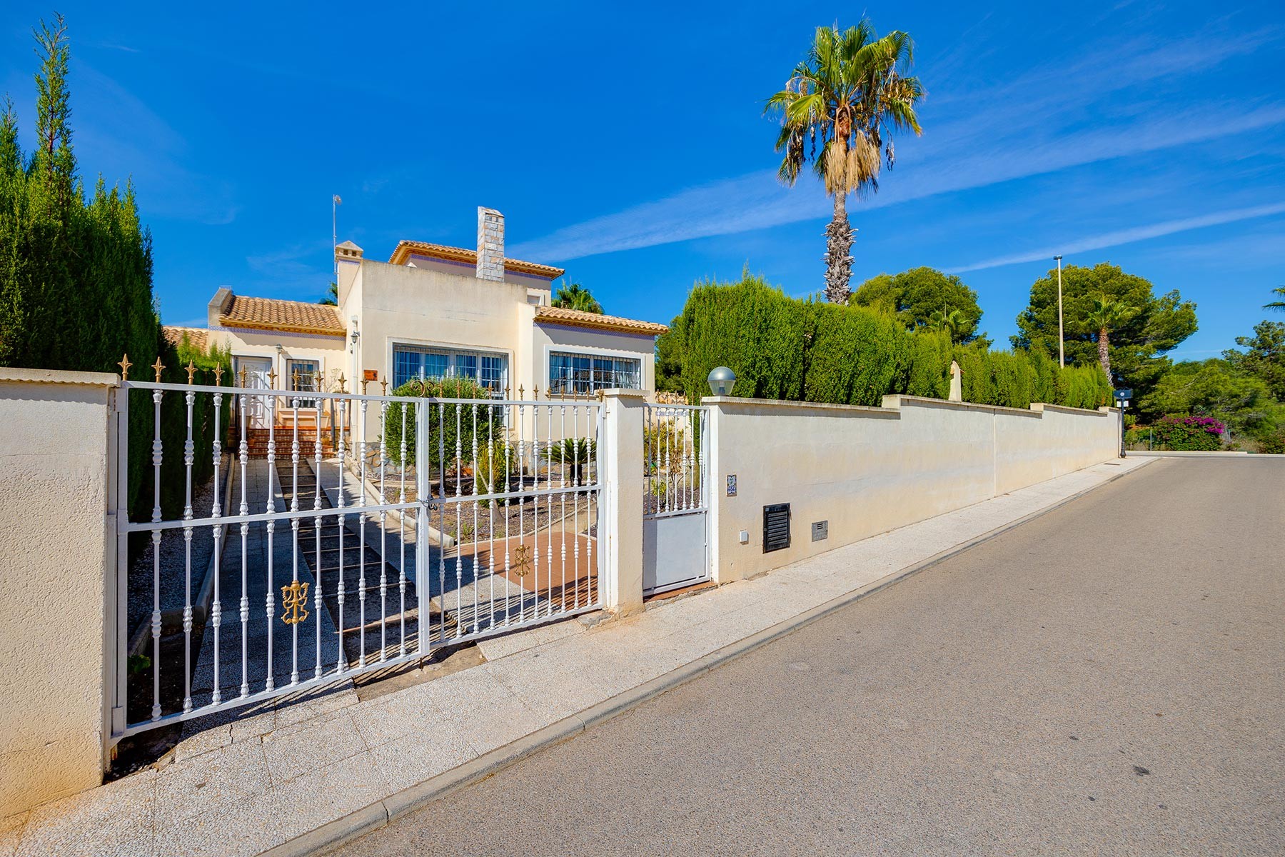 o_1j6fcnldnka71k4e9cal4111293r Villa in Orihuela Costa, Alicante