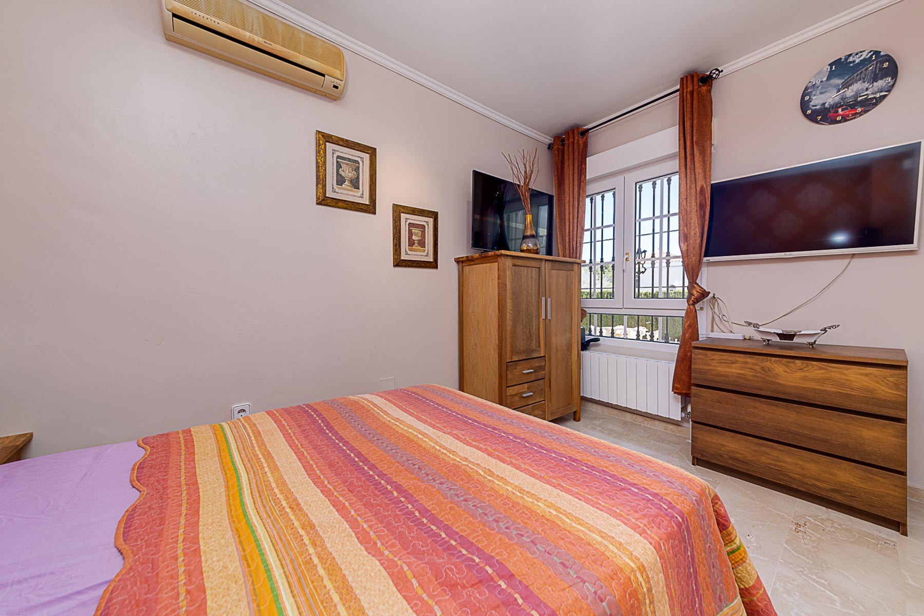 o_1j6fcnldnpjt1691jlt1dj24452p Villa in Orihuela Costa, Alicante