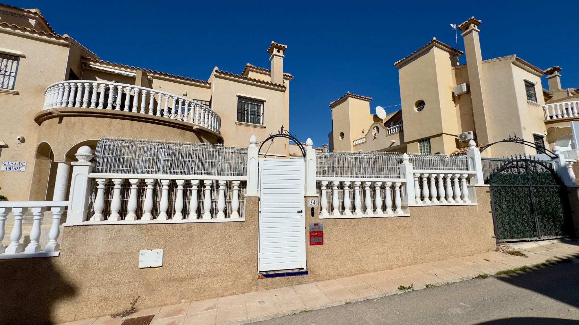 o_1j9cven377nsbscrf9kum1v0a34 Villa in Orihuela Costa, Alicante