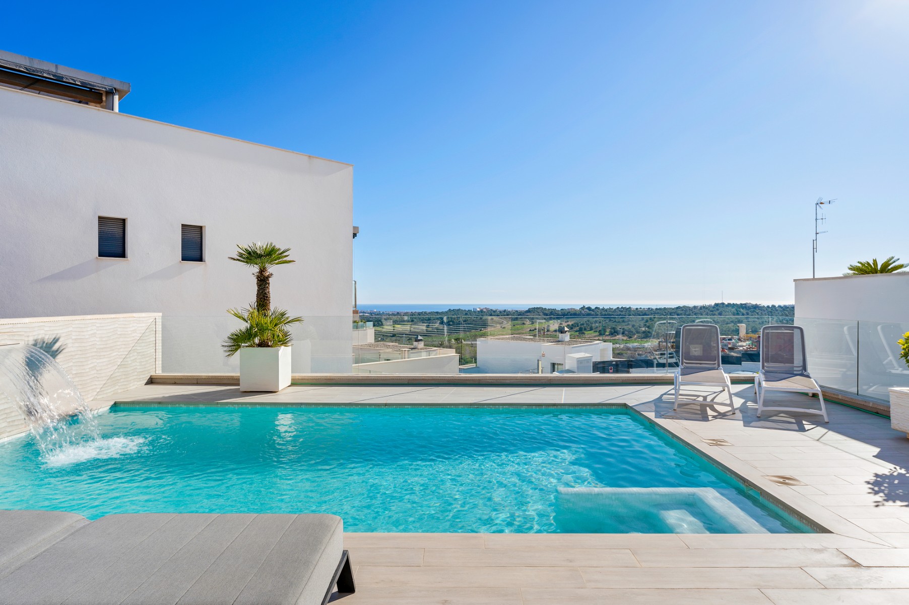 o_1jfaqfp081sv9o7m1p147md14qj2p Villa in San Miguel de Salinas, Alicante