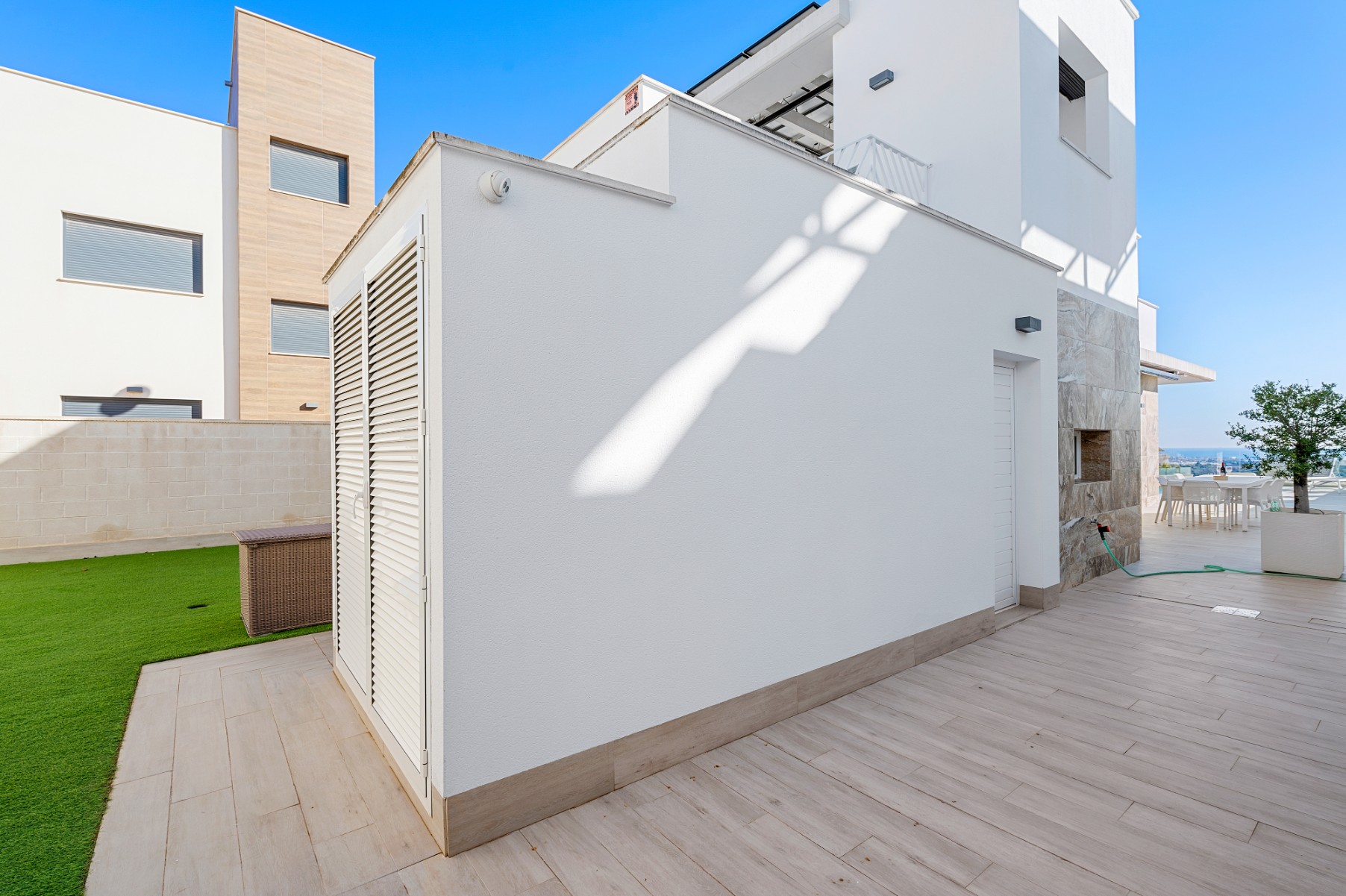 o_1jfaqfp08jh4oktfdgsrv1m4p2m Villa in San Miguel de Salinas, Alicante
