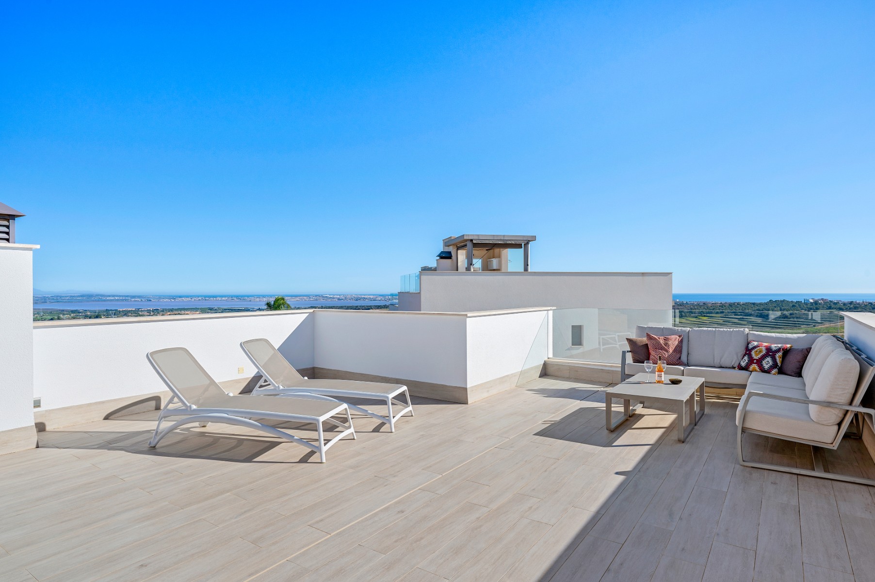 o_1jfaqfp0915ico471a9plfk1bjl34 Villa in San Miguel de Salinas, Alicante