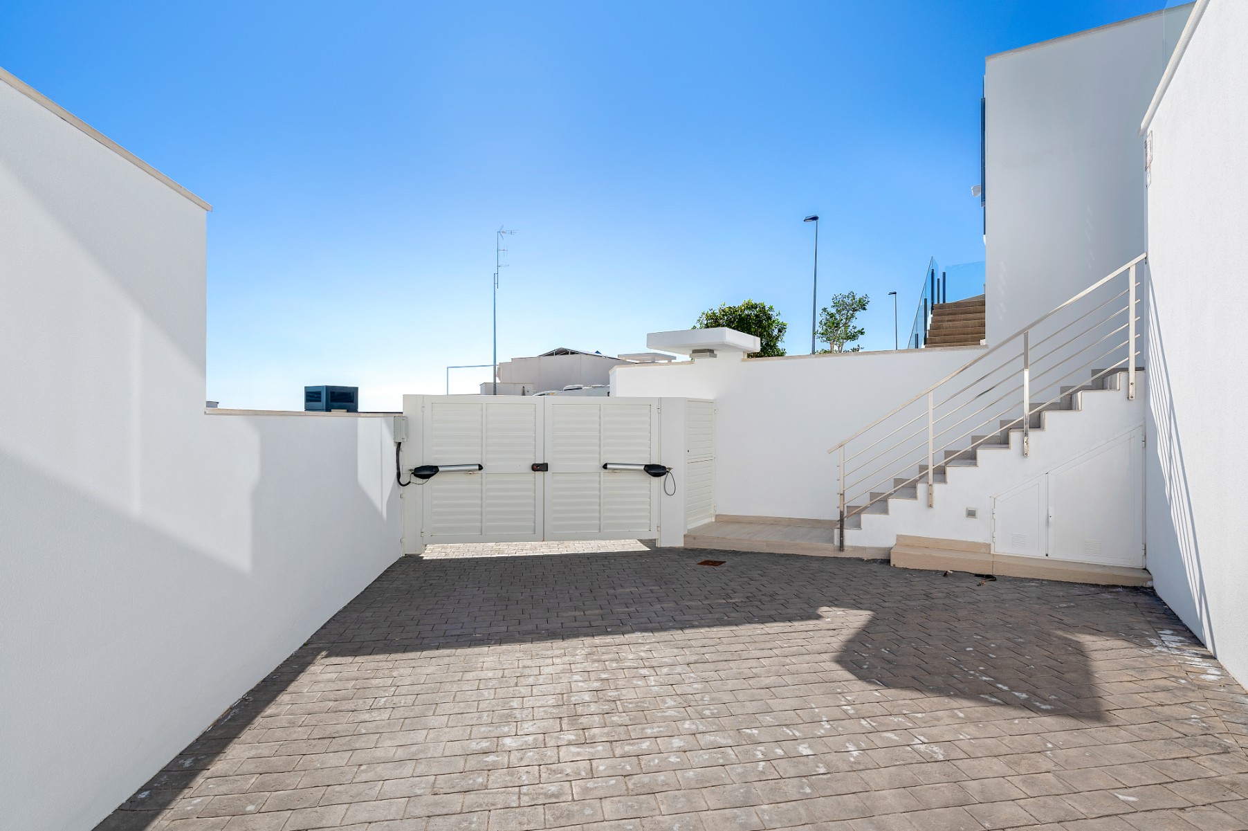 o_1jfaqfp091rd3kgs1l0gurb1s9o2t Villa in San Miguel de Salinas, Alicante