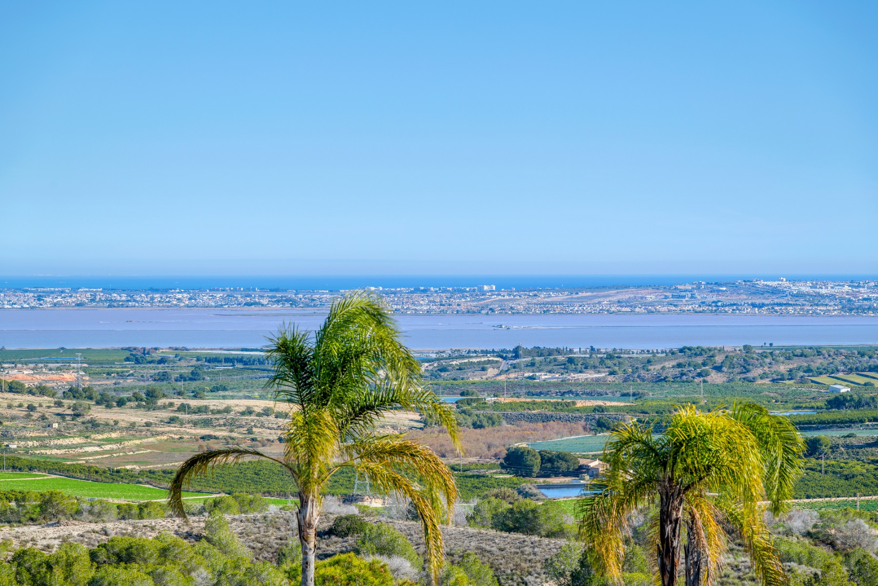 o_1jfaqfp09mg6olb1arb14s6blo37 Villa in San Miguel de Salinas, Alicante