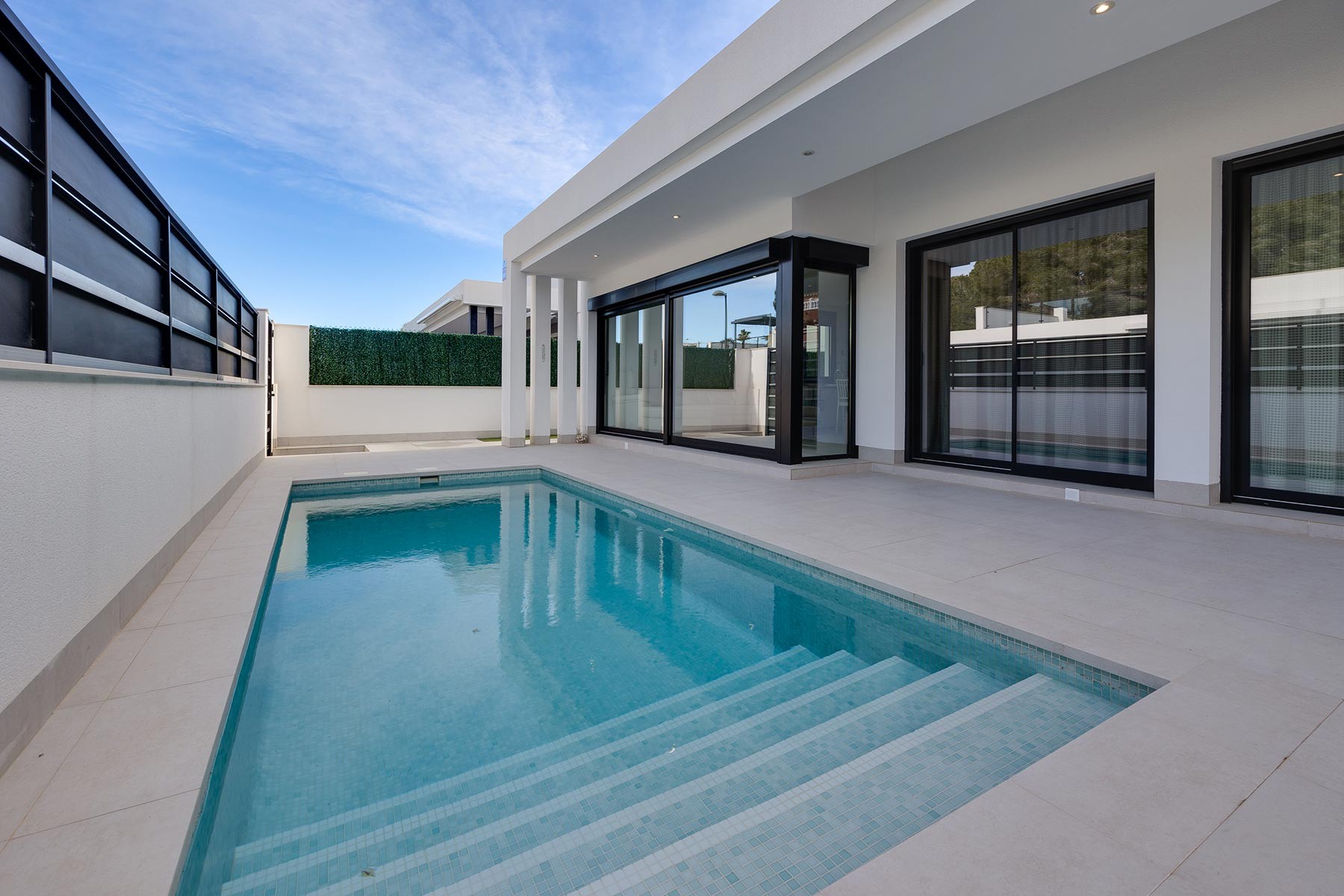 o_1jfvrtu9418kl105l1vrubm11ro2p Villa in Pinar de Campoverde, Alicante