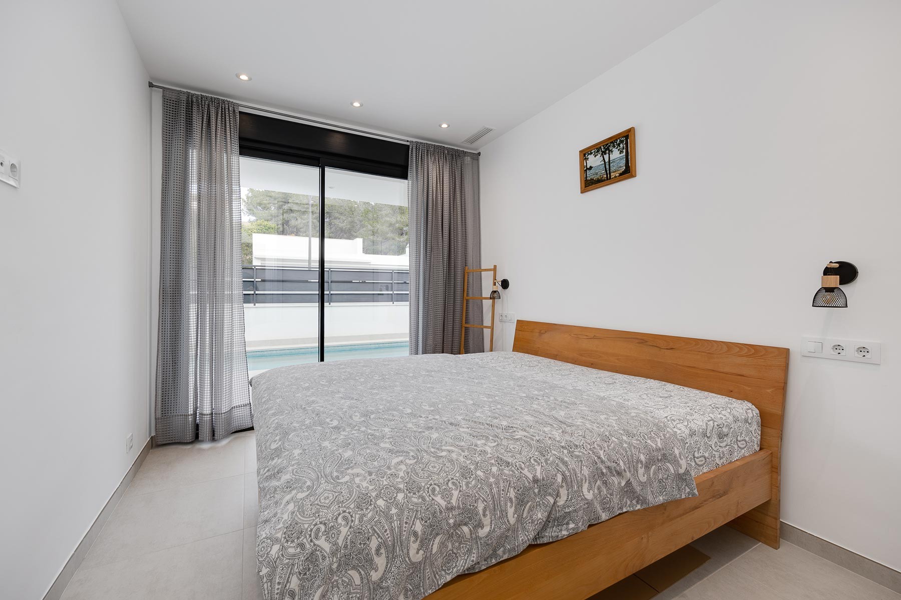 o_1jfvrtu941moa1cajnm8rcb145u37 Villa in Pinar de Campoverde, Alicante