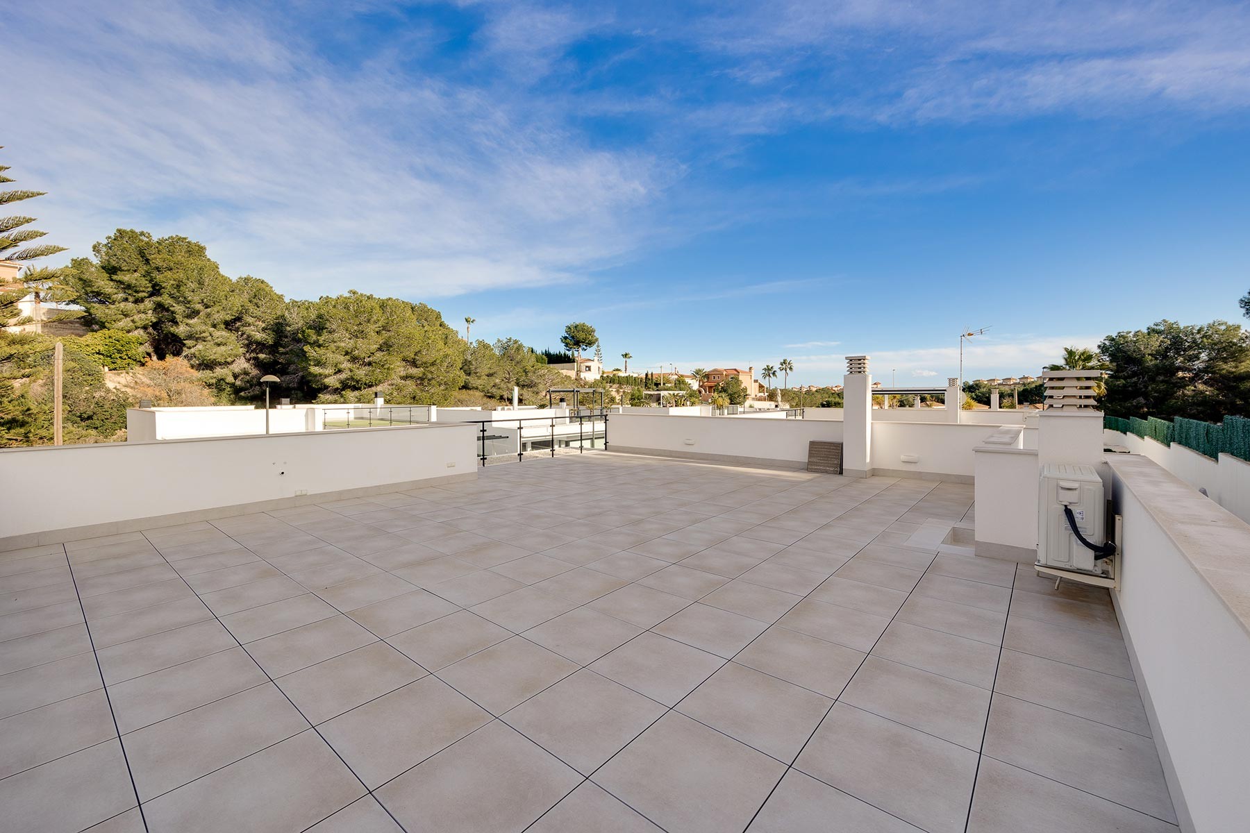 o_1jfvrtu941rn0tbd1kt01paik0c2h Villa in Pinar de Campoverde, Alicante