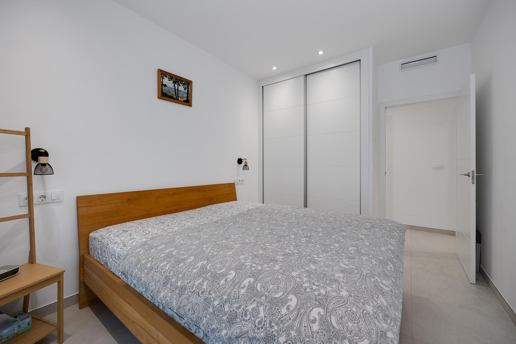o_1jfvrtu94ub9p261a57tunomd36 Villa in Pinar de Campoverde, Alicante