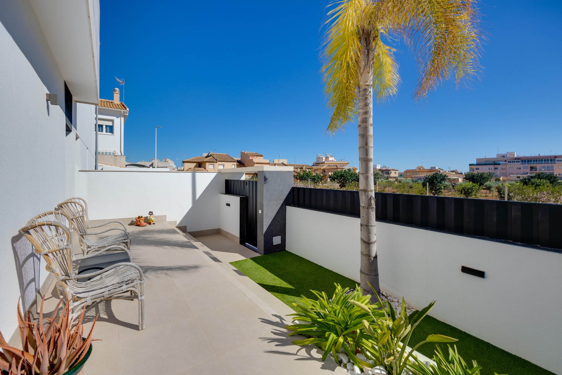 o_1jhbbh2iv1agrde4rk64ft9q43 Bungalow in Pilar de La Horadada, Alicante