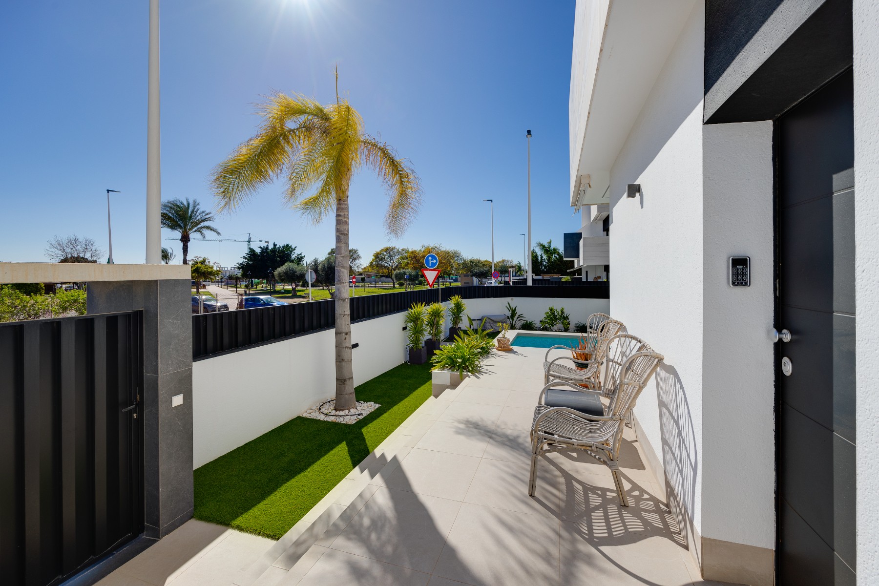 o_1jhbbh2iv1d9a1382ielgi11m5b3s Bungalow in Pilar de La Horadada, Alicante