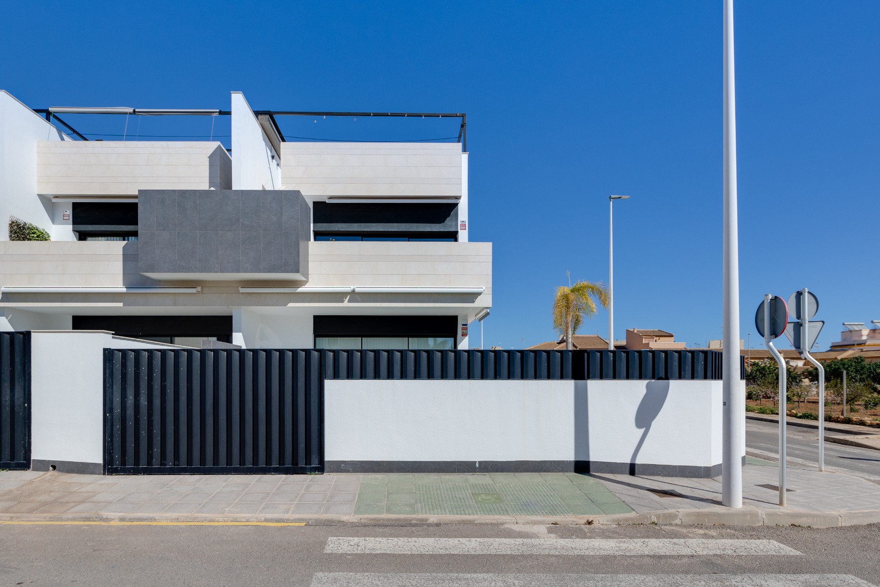 o_1jhbbh2iv1rso1hta1389on4otm3l Bungalow in Pilar de La Horadada, Alicante