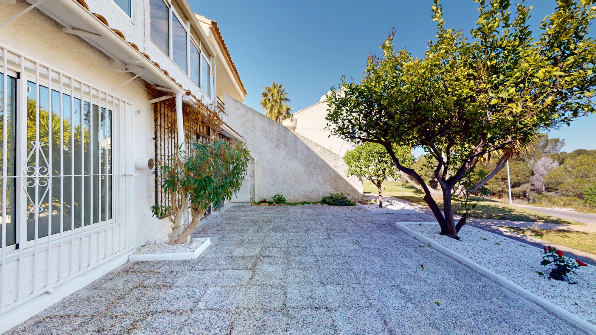 o_1jkdp374l11er2arabu5kl1n5741 Bungalow in Villamartin, Alicante