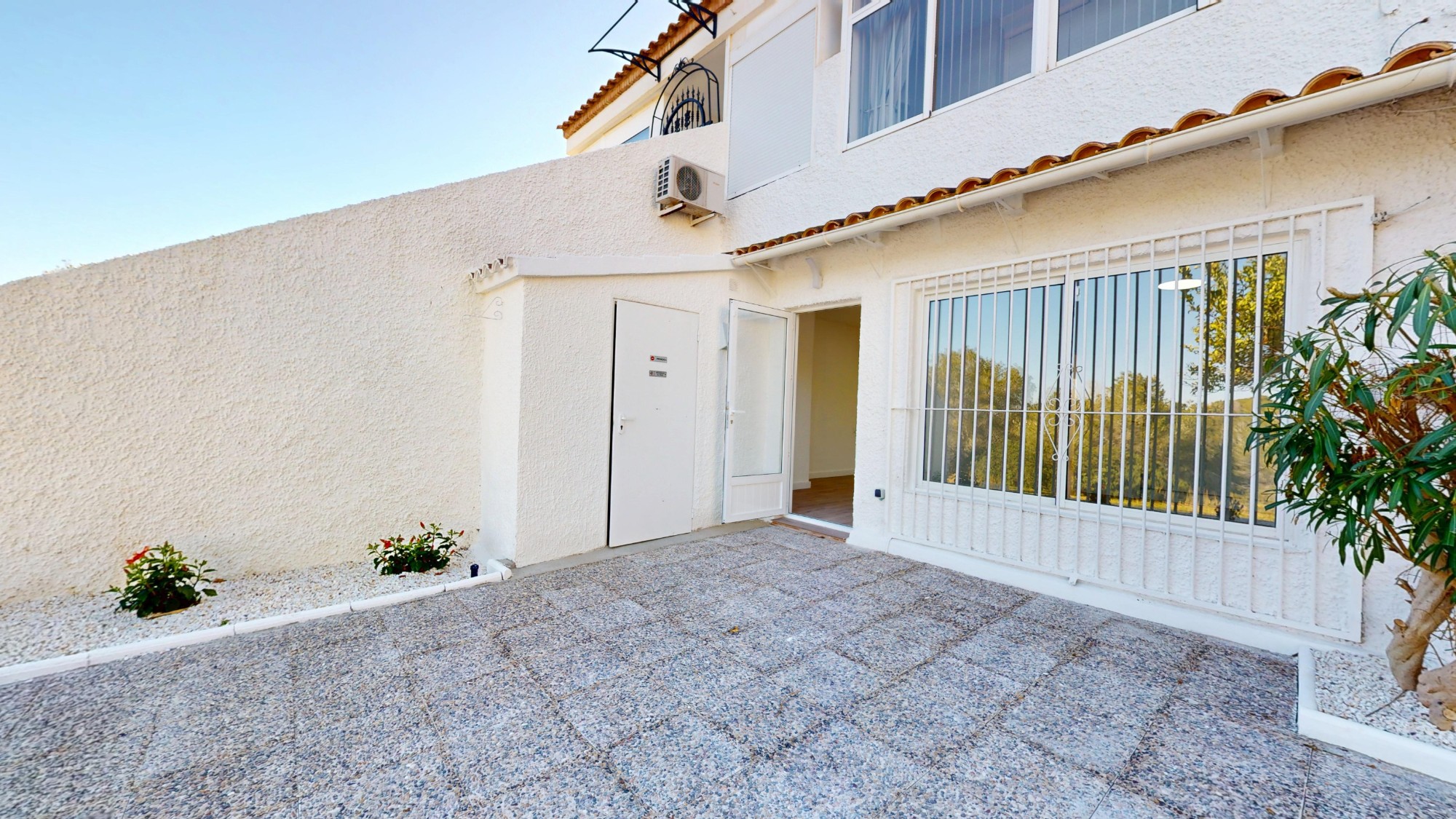 o_1jkdp374l12pr17psmdk1ja515d340 Bungalow in Villamartin, Alicante