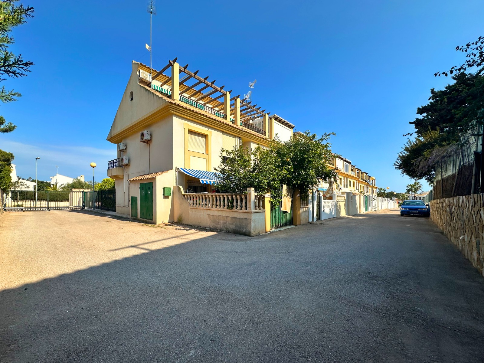 o_1jkg65ocntuu17vnmh21otieau2v Town House in Orihuela Costa, Alicante