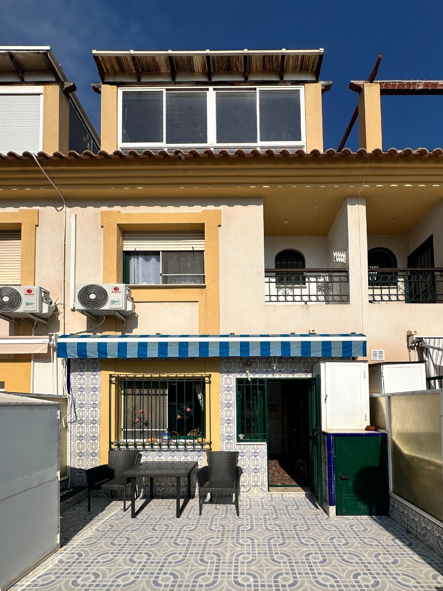 o_1jkg65oco1m9i31n1i3teuh16r03j Town House in Orihuela Costa, Alicante