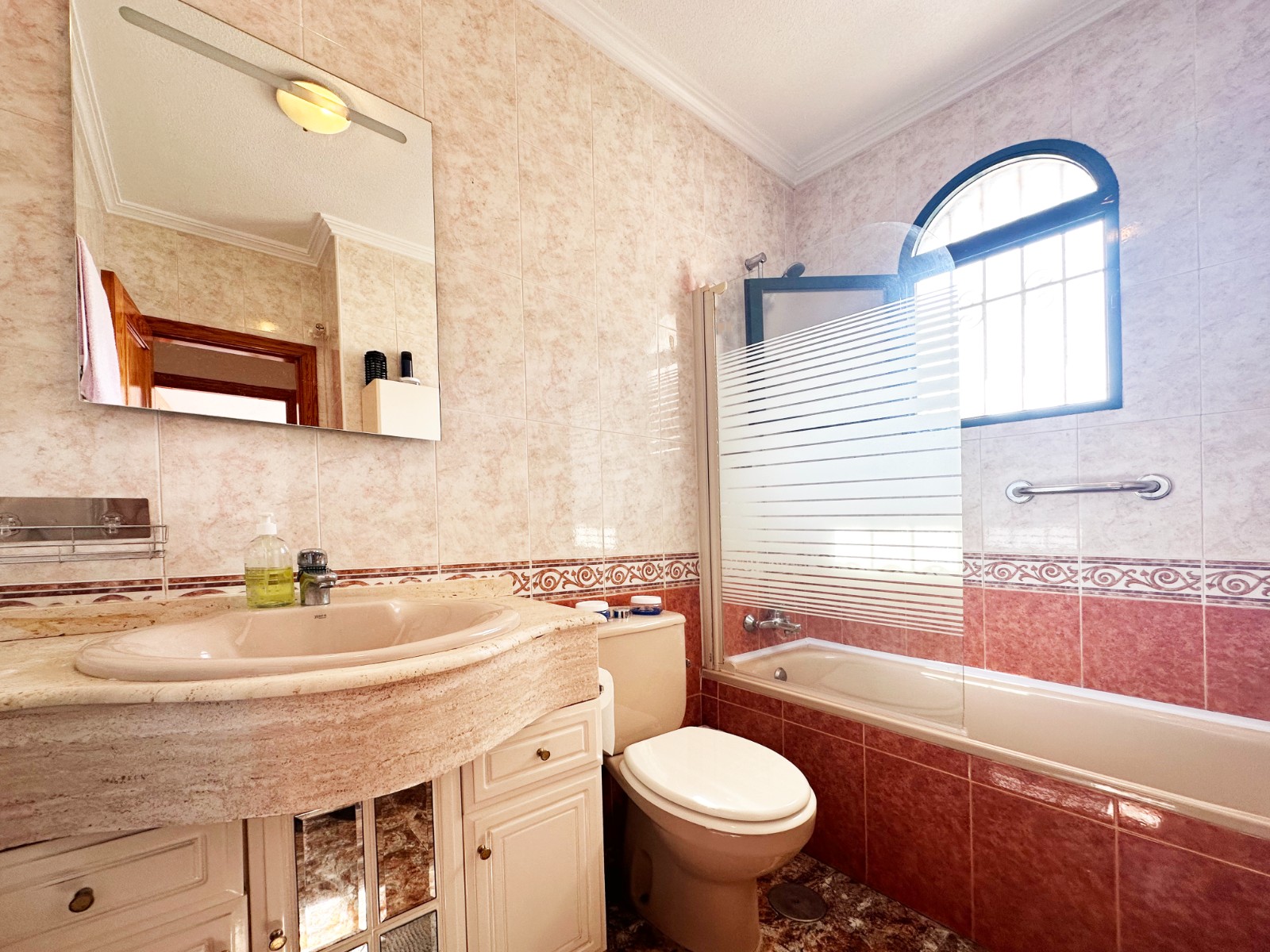 o_1jkg65ocol1t1lpb1on13ln1n5e3u Town House in Orihuela Costa, Alicante