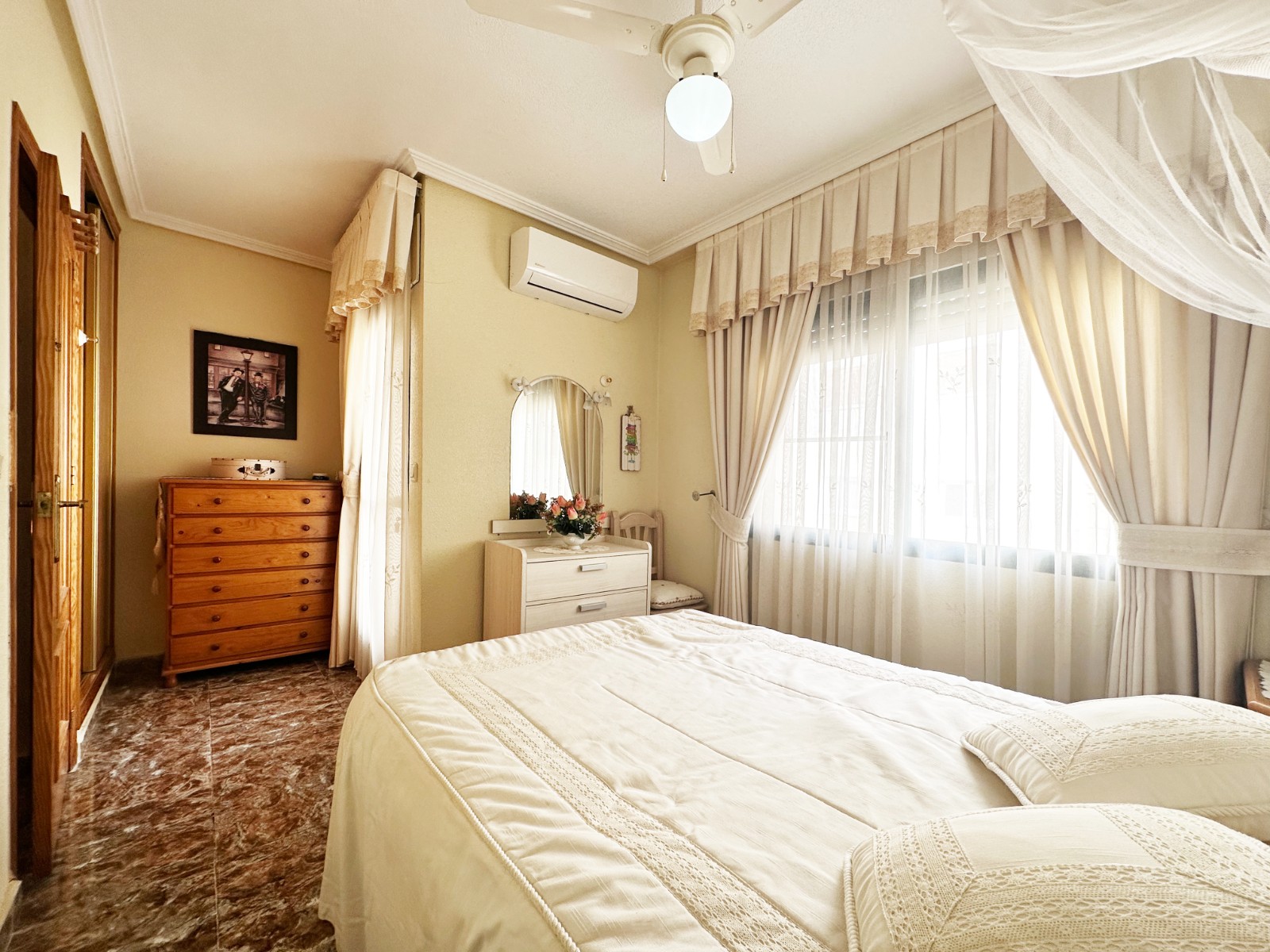 o_1jkg65ocon01m1j1guc1bh13oa41 Town House in Orihuela Costa, Alicante