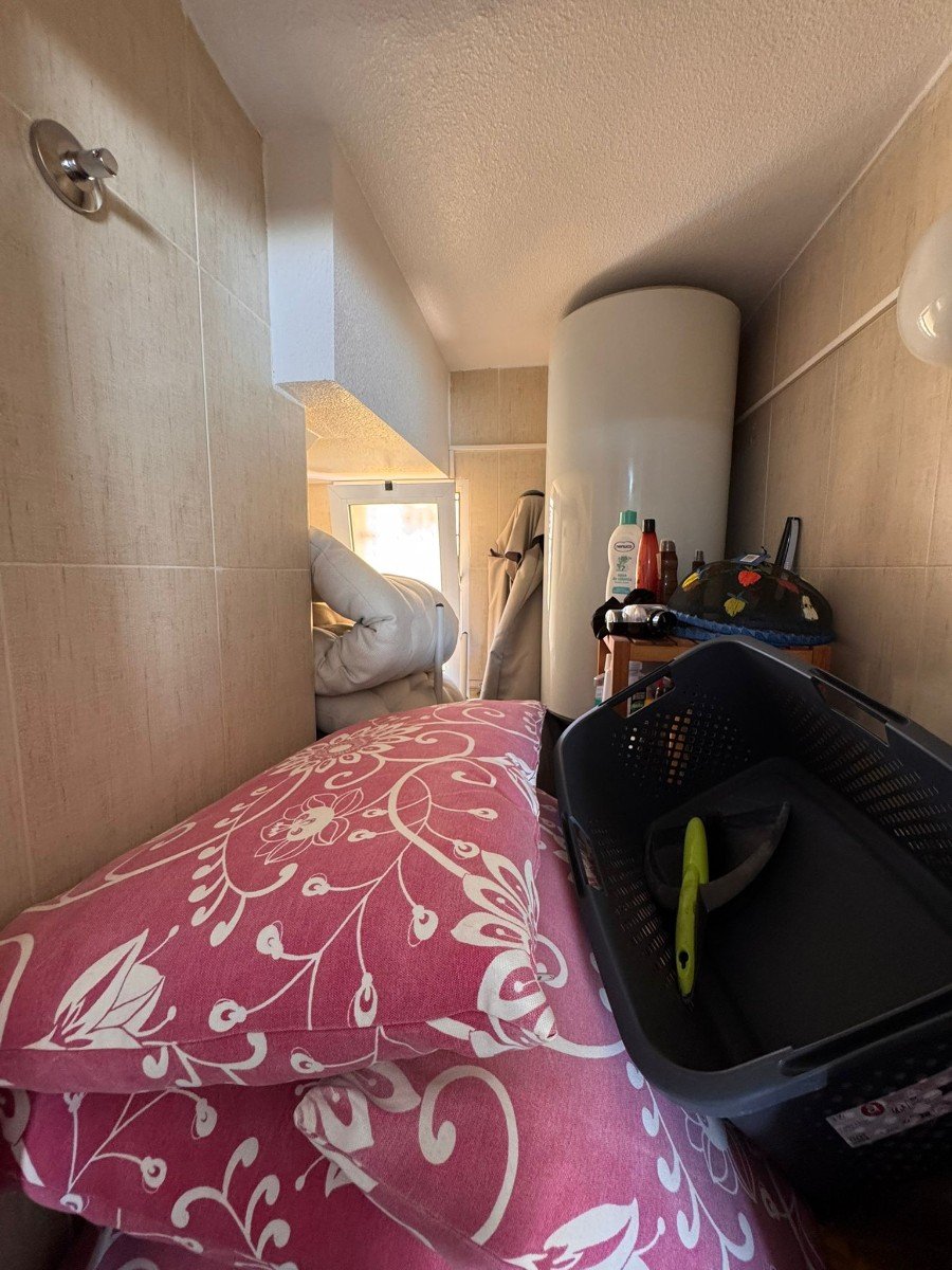 o_1jl6kqhkl15gjf9c12kgn0456g2p