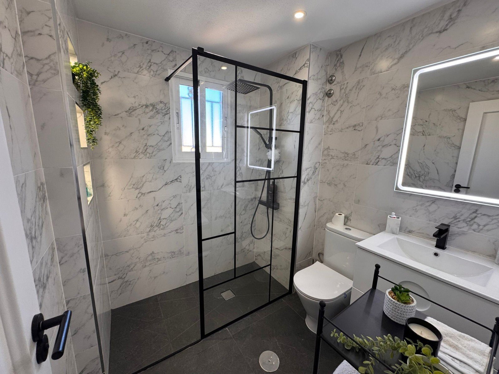 o_1jl6kqhklir81bv285t1foci5e2s