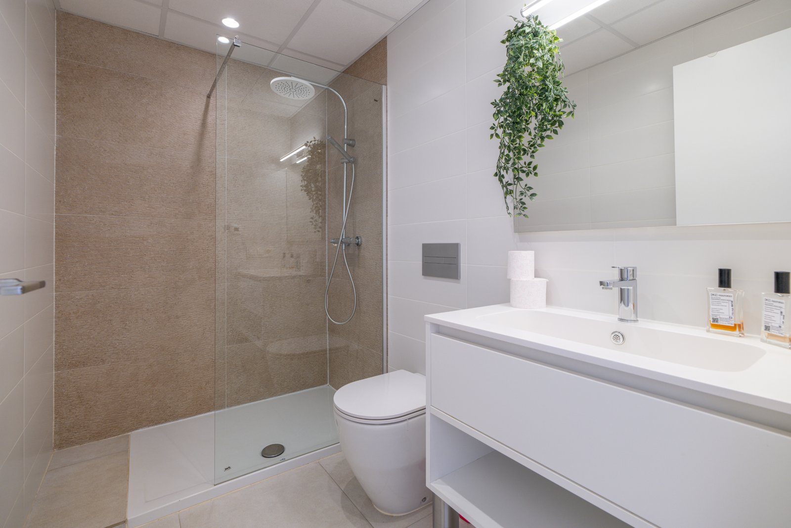 o_1jlh3afh31joe5ji136v1nvj14nv2l