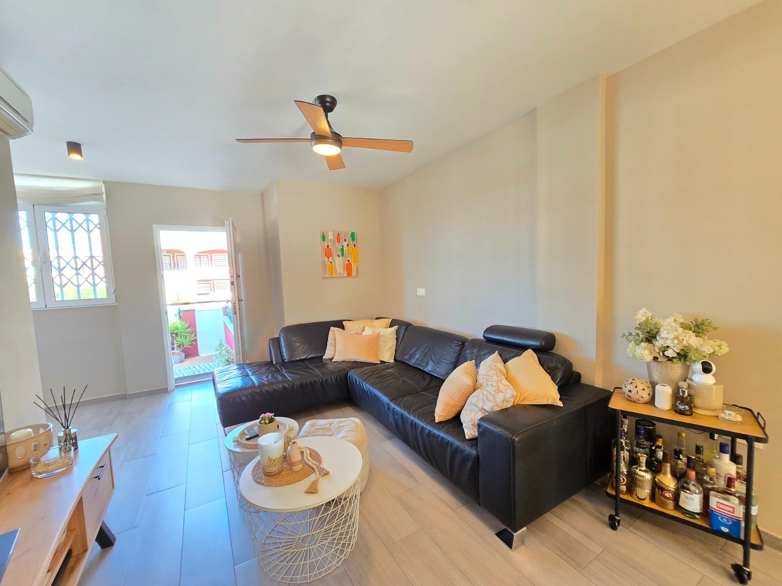 o_1jlho1gva15cie63vl22gn14k138