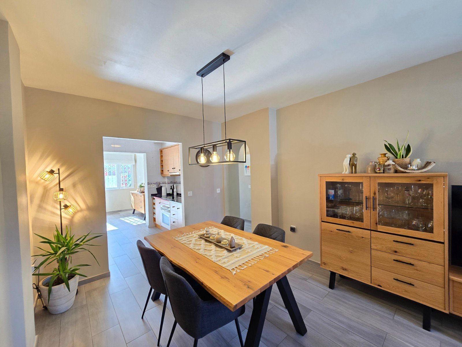 o_1jlho1gva1mep1rsi1itu127r19tg37