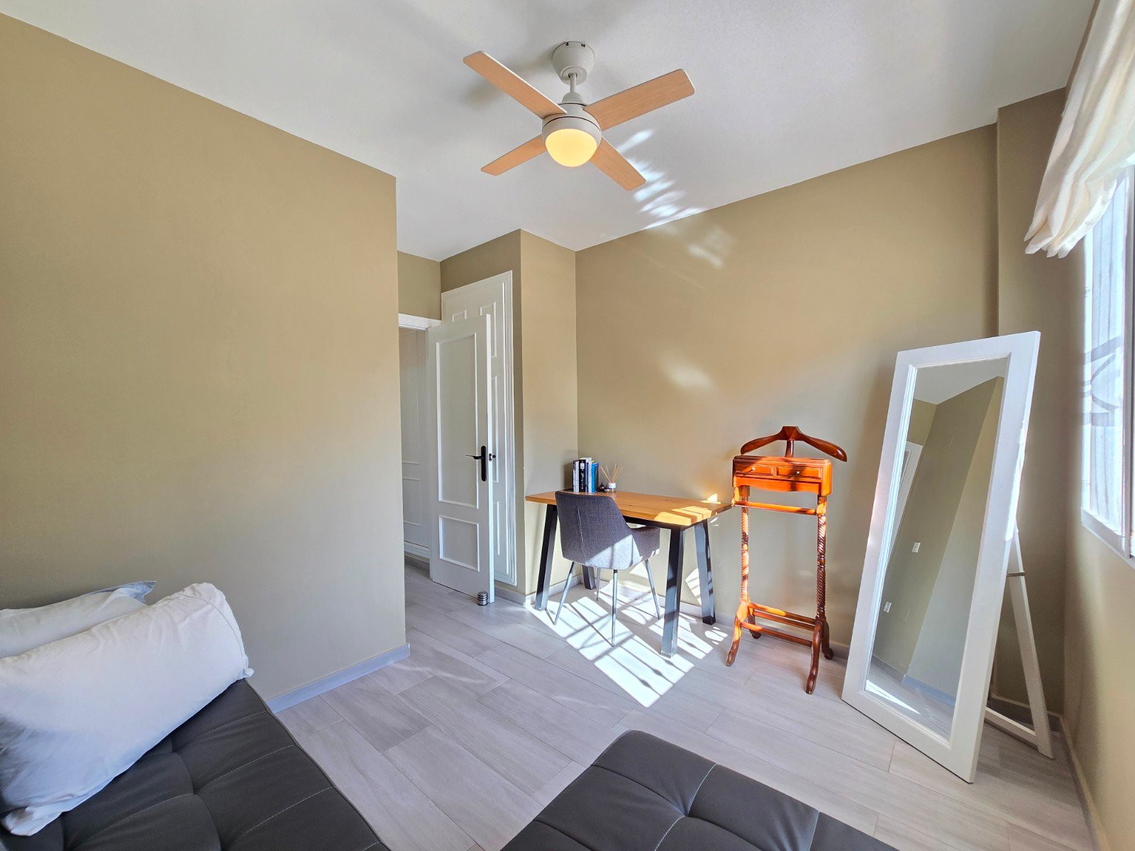 o_1jlho1gva6at1rb1iiv5jrk7u3l