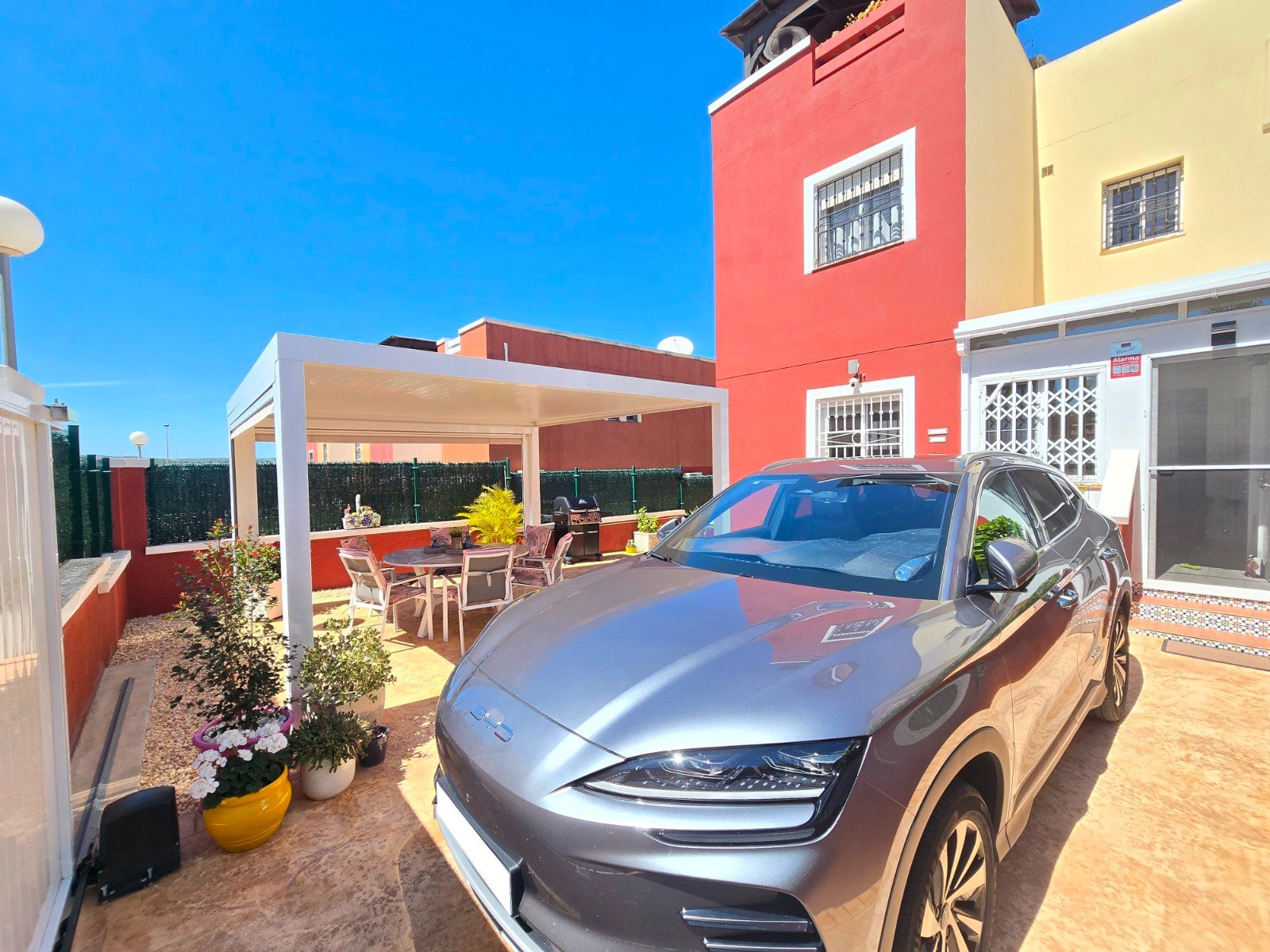 o_1jlho1gvamit186l150q1tgo1oi62v