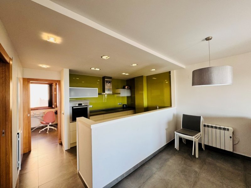 o_1jlm1qfoilpm1ema1resmfvr4q4c