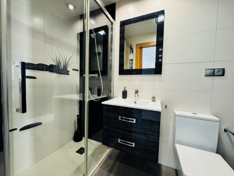 o_1jlm1qfoivdc3t81vhe181b15fd4h