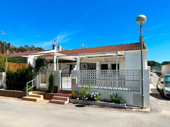 Town House for sale in Guardamar del Segura