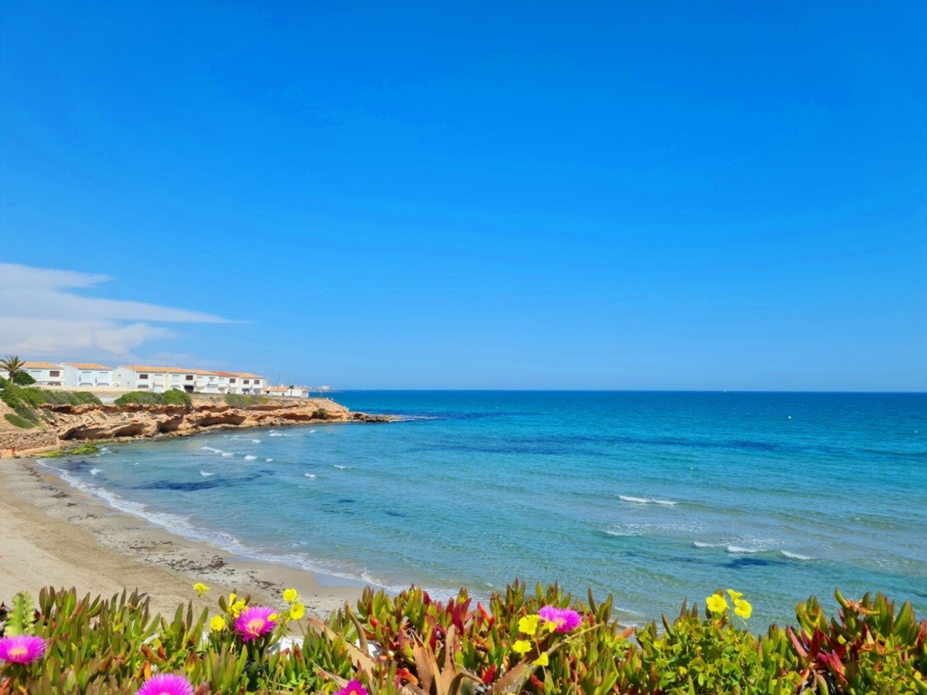 o_1jnaaab0k1qnf1nql1ihrev0t2p2v Villa in Orihuela Costa, Alicante