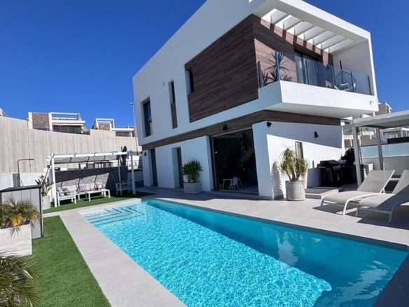 Villa for sale in Villamartin