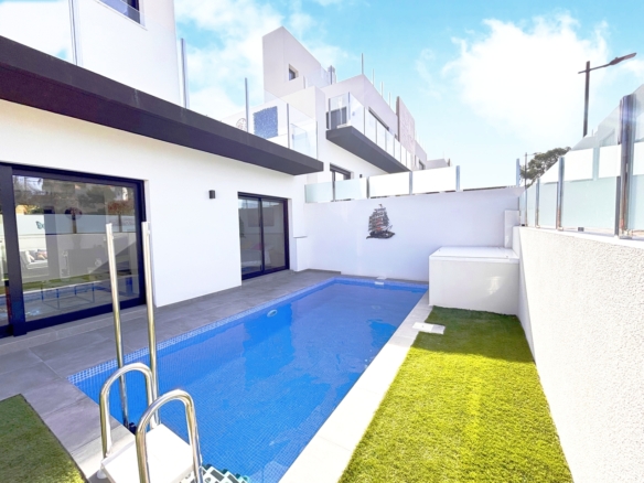 Villa for sale in Villamartin