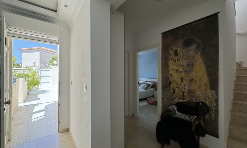 800