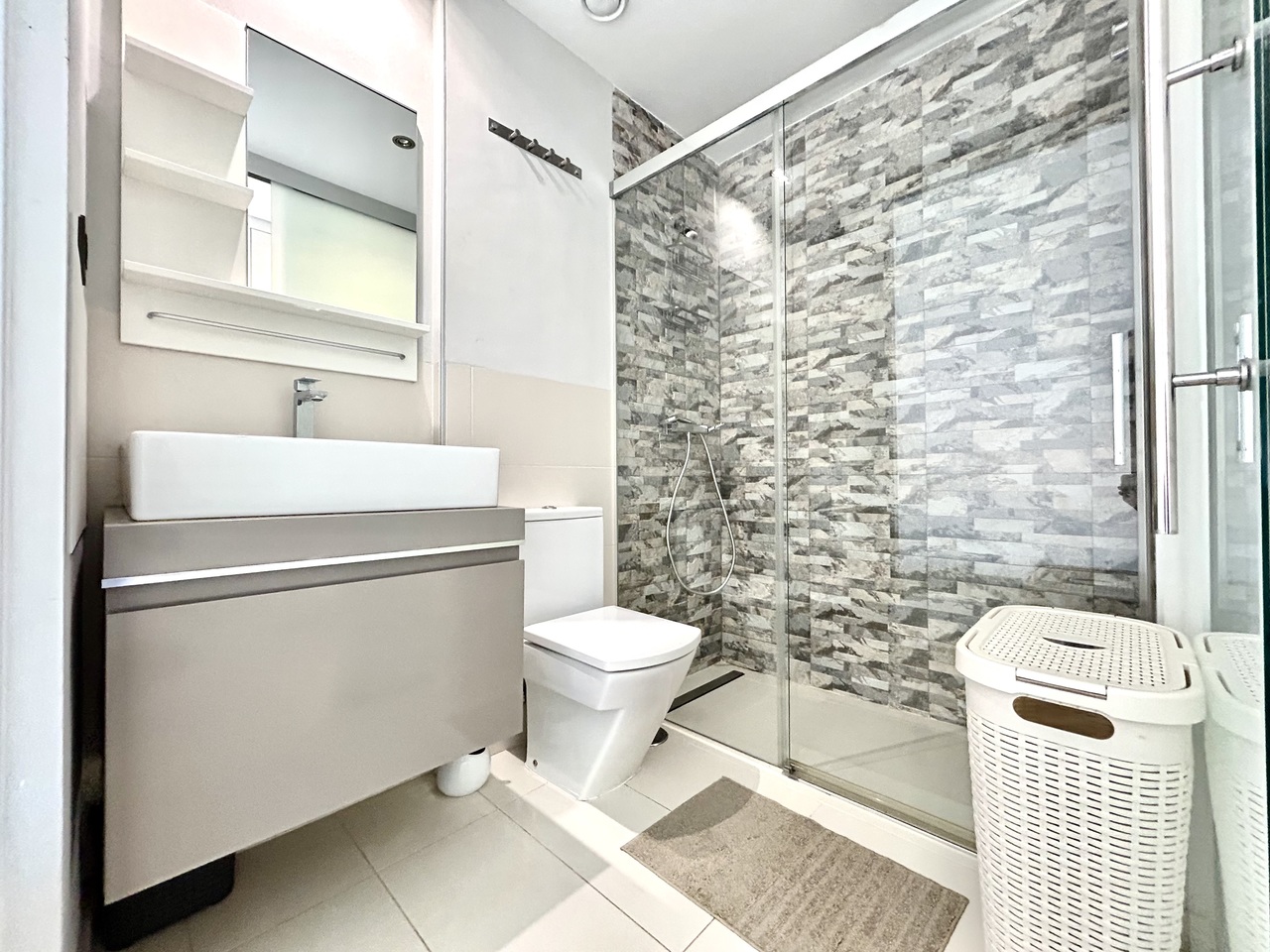 0a53745d6d8d3d7a3306_xlarge Apartment in Villamartin, Alicante