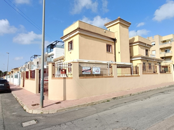 Villa for sale in Orihuela Costa