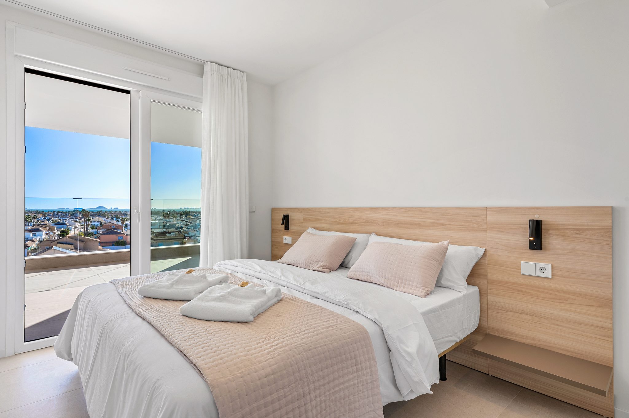 16 Luxury Key Ready Apartment with Tourist Licence in Los Alcázares