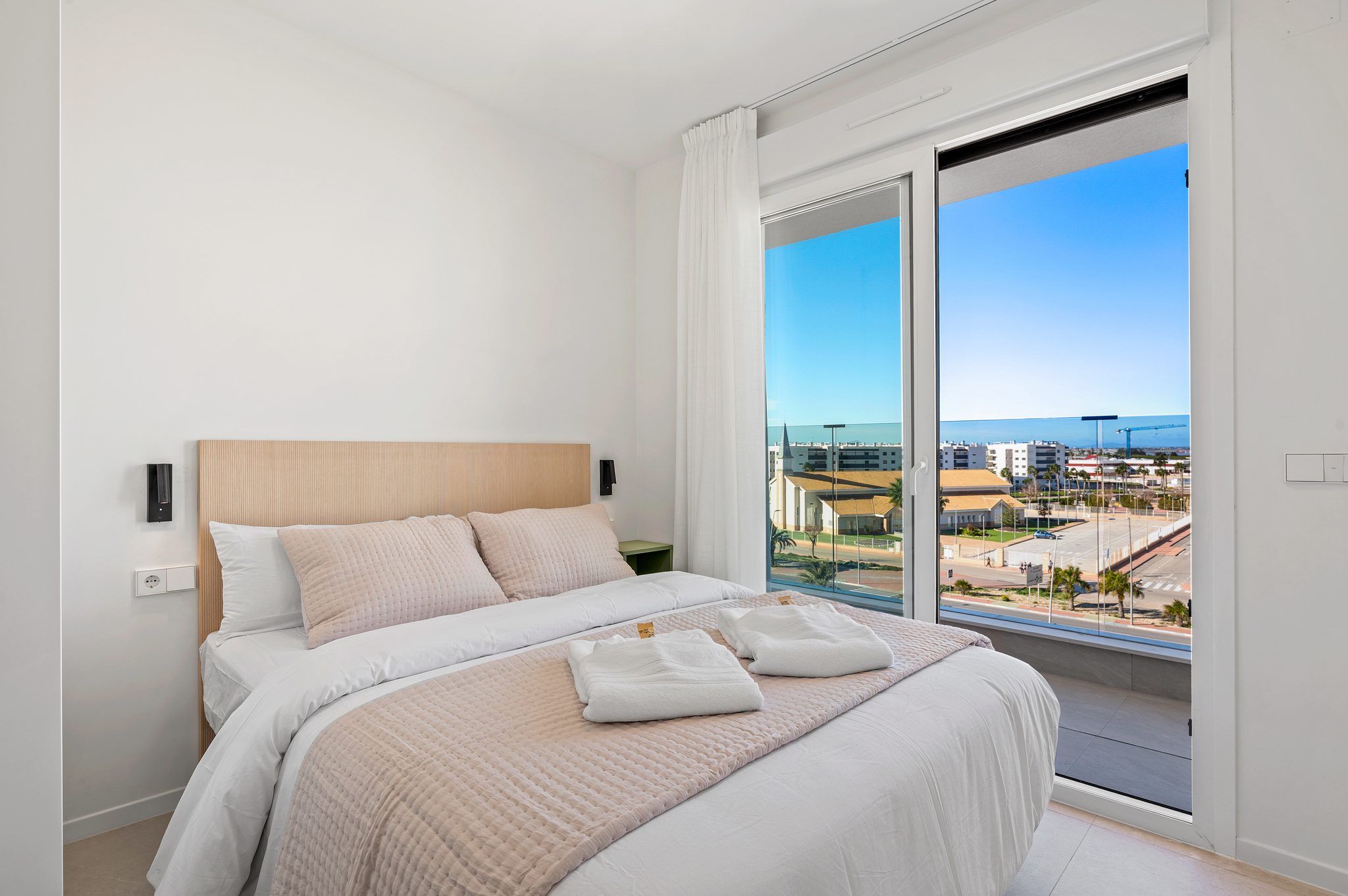 19 Luxury Key Ready Apartment with Tourist Licence in Los Alcázares