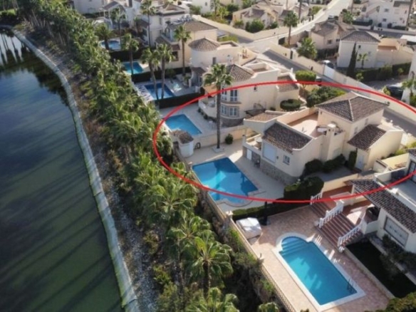 Villa for sale in Orihuela Costa
